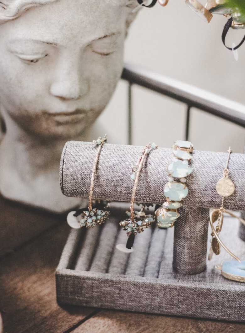 DIY Jewelry - Claim in Live